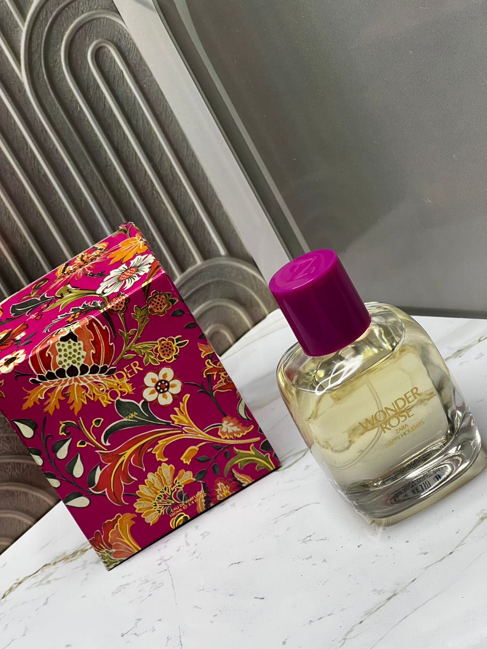 WONDER ROSE HAPPY HOLIDAYS