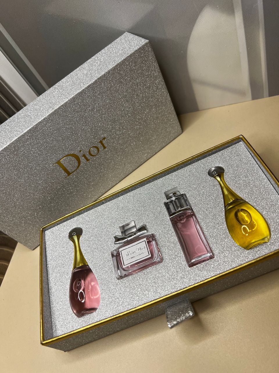 Dior White