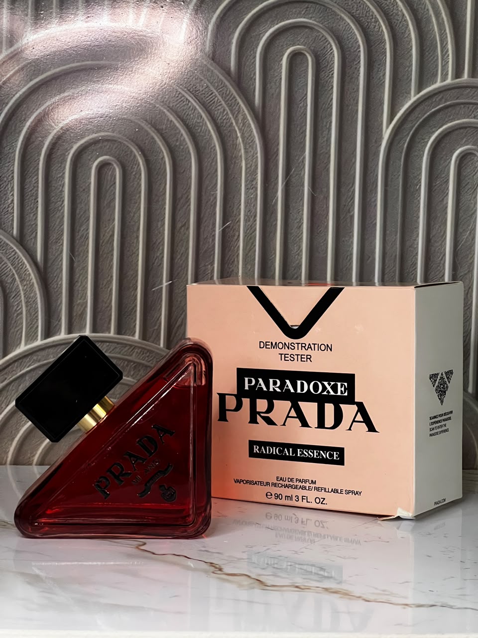 Prada paradoxe radical essence